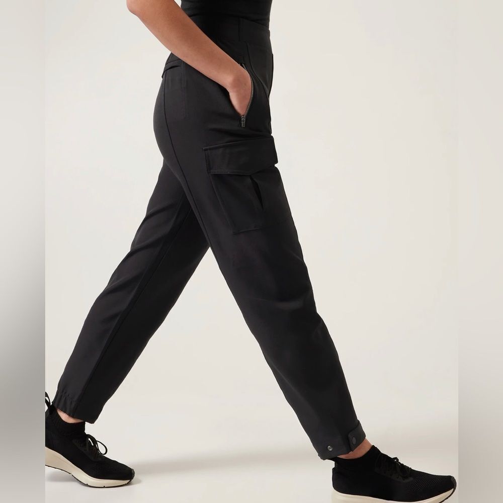 NWT Athleta Women’s Endless Cargo Black Pants size 14. - Picture 7 of 12
